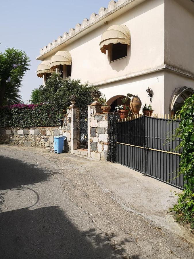 Villa Alkantara Taormina Bagian luar foto